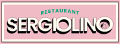 Logo du restaurant Sergiolino, incluant le nom "SERGIOLINO" en lettres blanches sur fond rose, avec "RESTAURANT" en vert au-dessus, situé à proximité du stationnement à Laval, QC.