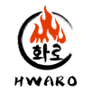 Logo de Hwaro avec des flammes rouges, représentant un restaurant situé au 1900 boulevard Jacques Tetreault, Laval, QC, dans la zone verte du stationnement.